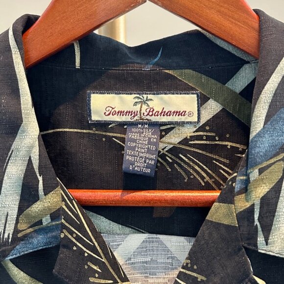 Tommy Bahama Silk Tropical Short Sleeve Button Down Shirt Black Pattern Men’s Me - Picture 2 of 4